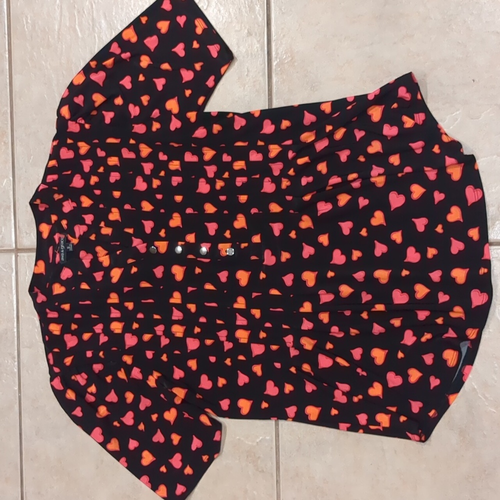Ava & Grace Black & Red Heart Shirt Size Small - Picture 2 of 7